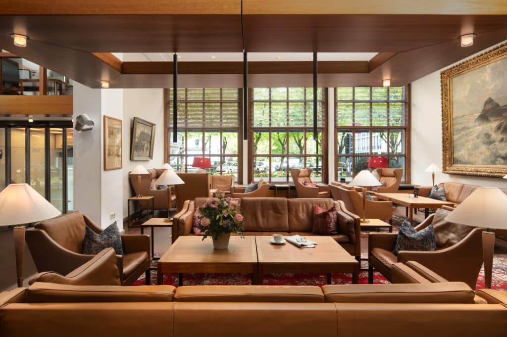 Die Lobby des Stadthotels Baseler Hof in Hamburg