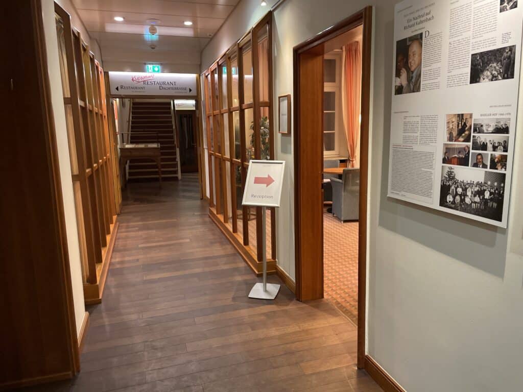 Die Rezeption im Baseler Hof ist vorübergehend umgezogen.